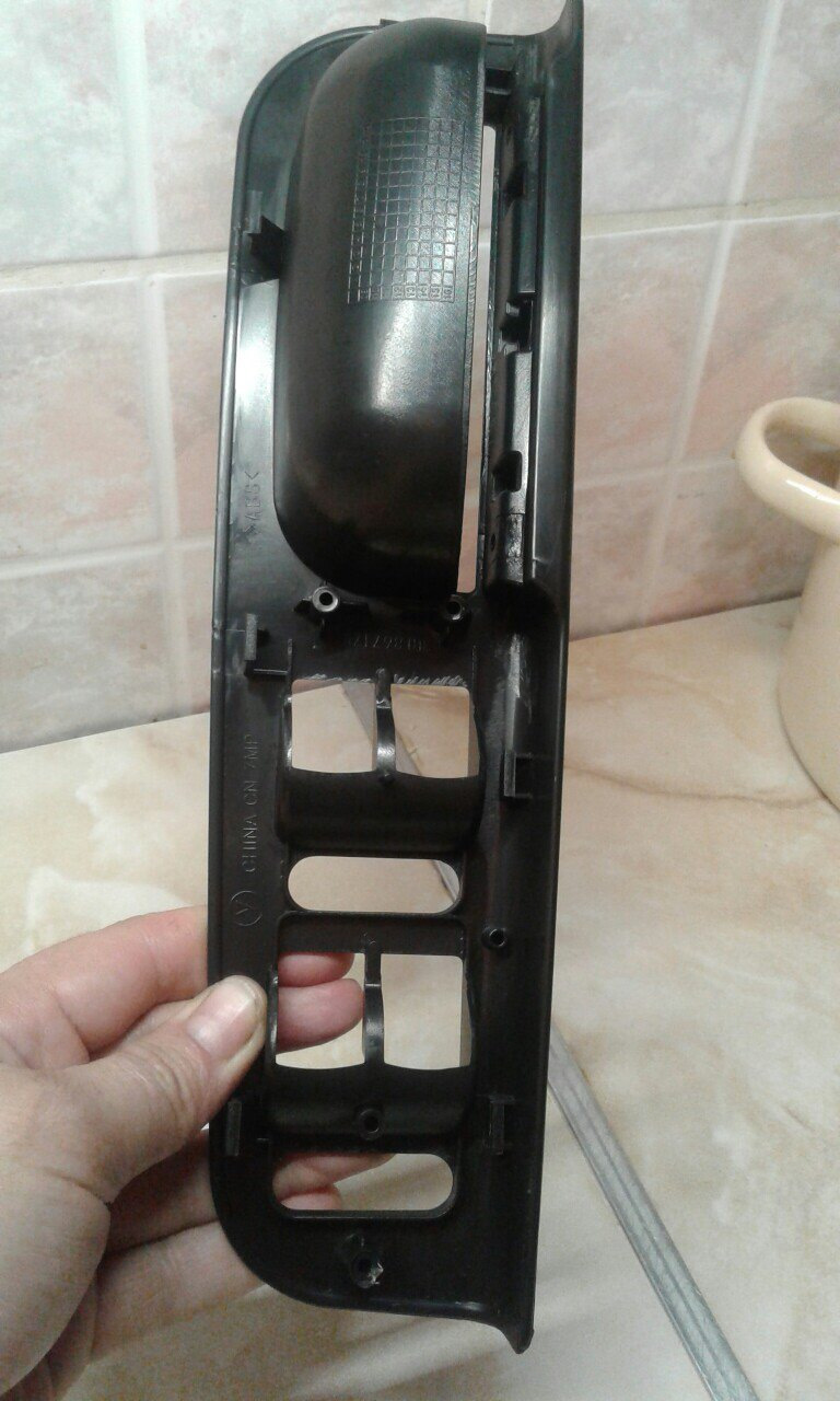 Пришла ручка водительской двери — Volkswagen Golf Mk4, 1,4 л, 2002 года ...