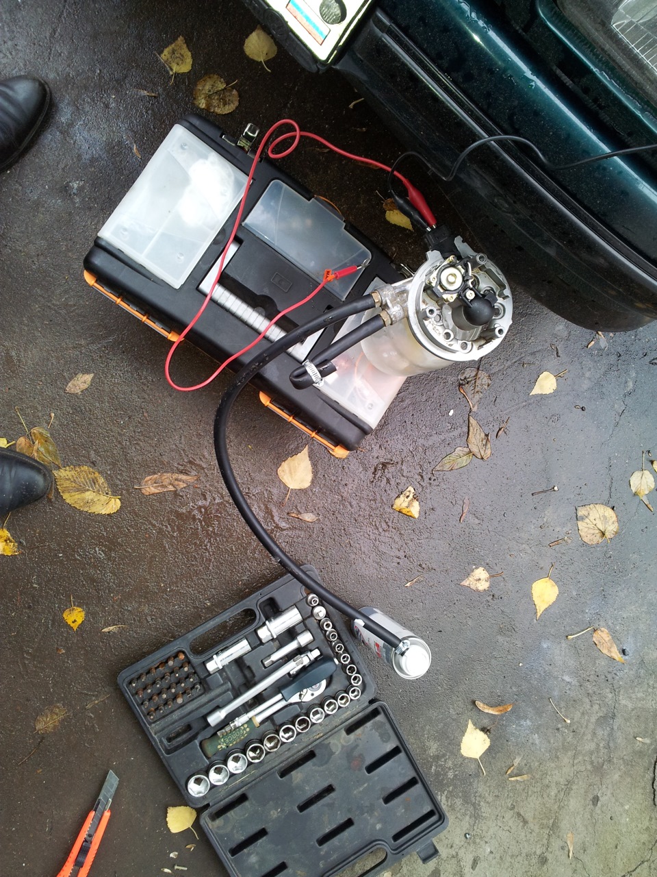 Моновпрыск чистка форсунки. — Volkswagen Polo Mk3, 1,6 л, 1995 года ...