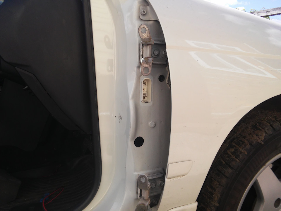 Протяжка акустических проводов, в передние двери. — Nissan Avenir (2G ...