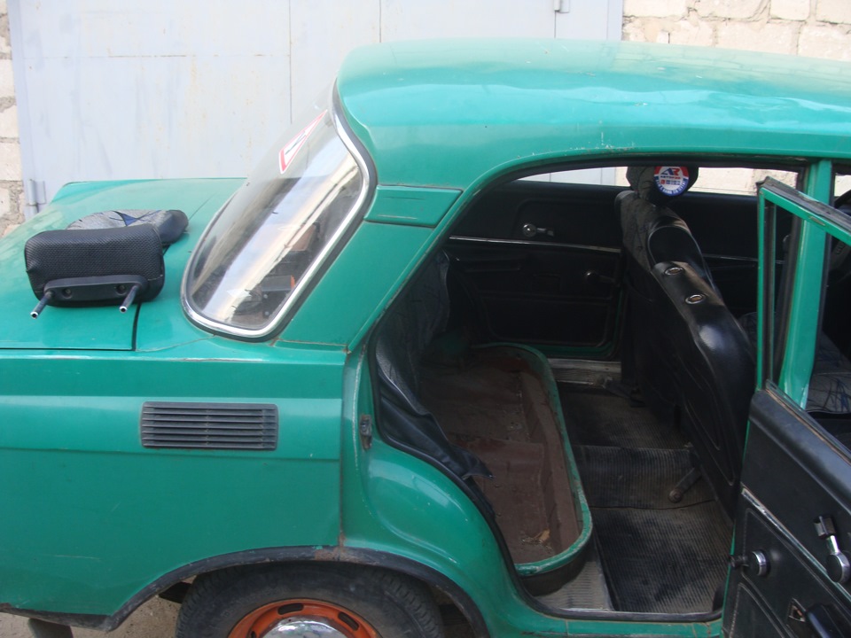 капитальная уборка =) \"заколебала пылюга в салоне ! — Москвич 2140, 1,5 ...