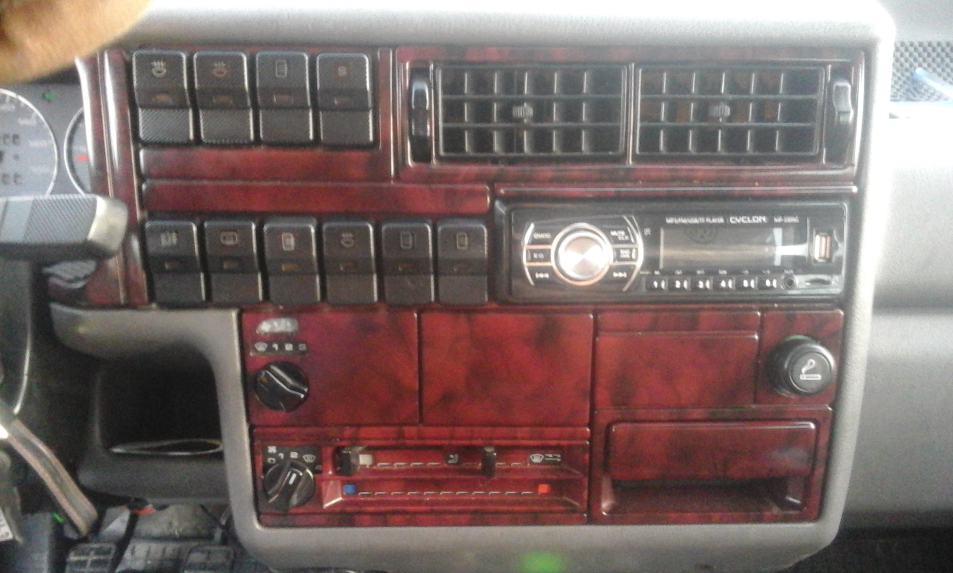 торпедо vw t4. центральная панель с кнопками vw t4 1994 г. торпедо vw t4. торпедо volkswagen transporter t4. торпеда фольксваген транспортер т4.