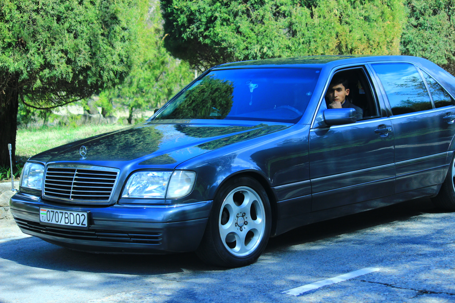 W140 видео. Mercedes w140. W140 President. Мерседес 140 президента Грузии на карте.