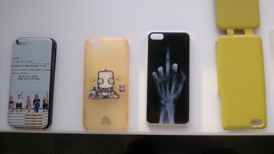 Продам 15 чехлов и один чехол-зарядка на iPhone 5c — DRIVE2