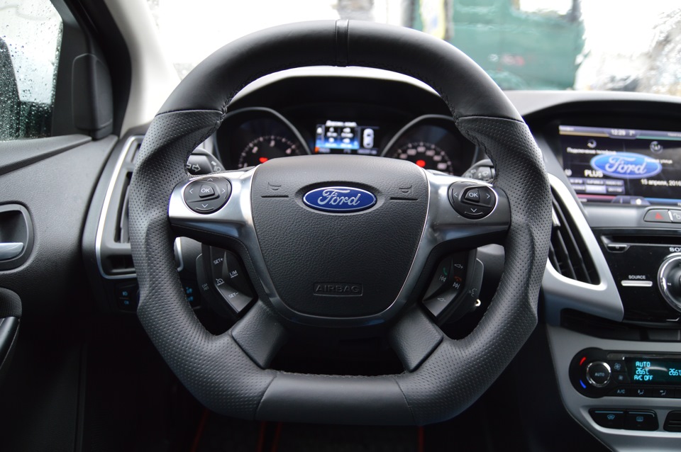 Индивидуальный спортивный руль на Форд Фокус 3 / Custom Steering Wheel ...
