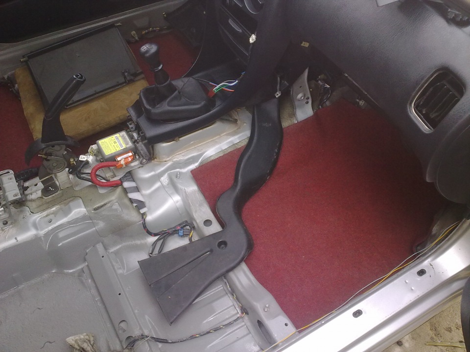 перед сборкой — Mitsubishi Carisma