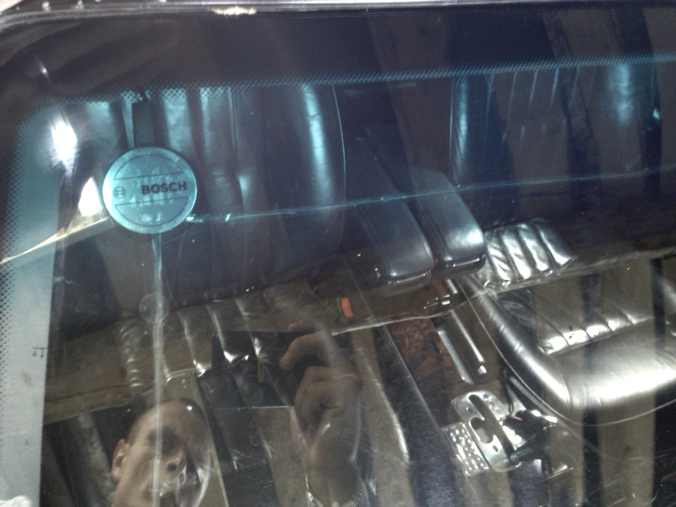 Установил антену BOSCH на лобовое — Audi A8 (4D), 4,2 л., 1998 года ...