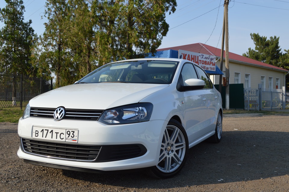 Авито фольксваген поло. Polo VAG r17. Polo 6r r17. VAG Polo 1.6. Фольцваген поло к679мс777.