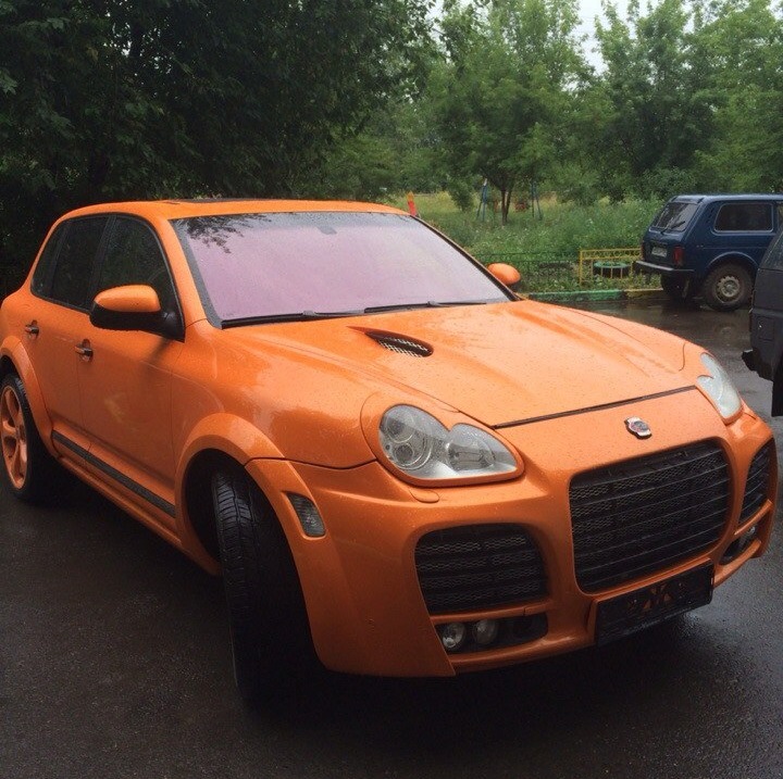 Porsche Cayenne Magnum 2010