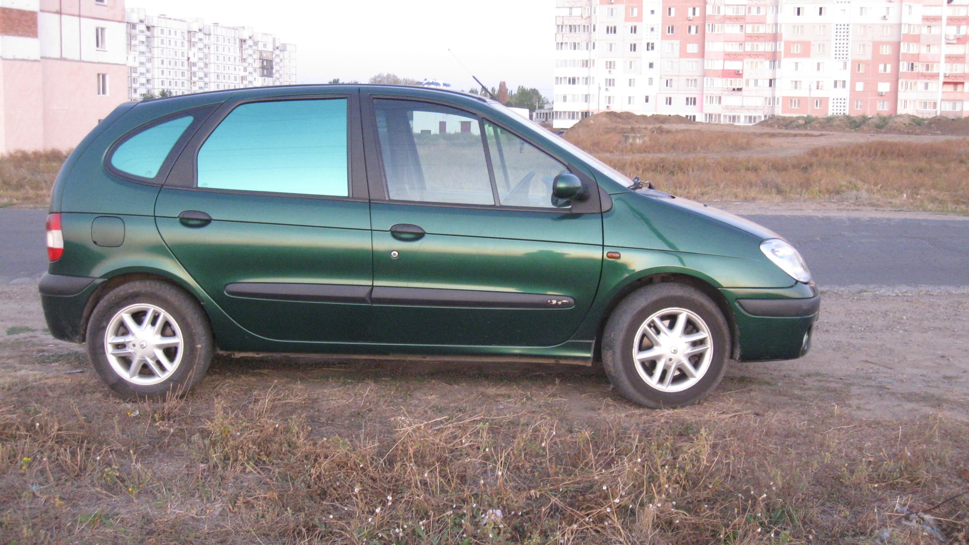 Рено Сценик 1 зеленый. Рено Меган Сценик 2000. Renault Megane Scenic 1. Рено Scenic 1 2001.
