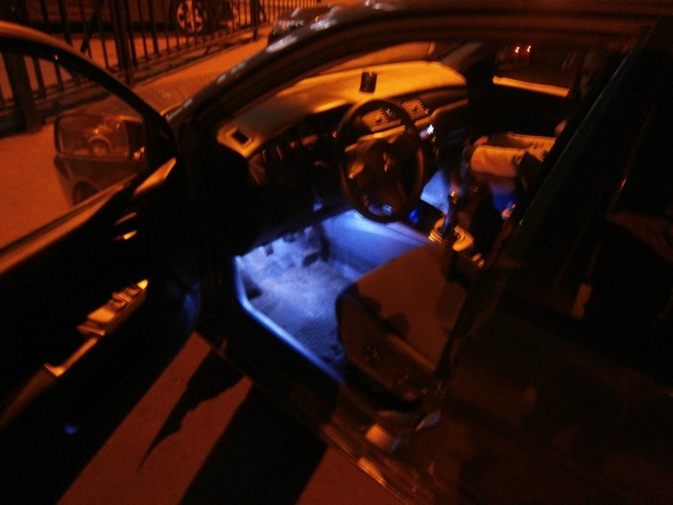 подсветка ног, бардачка — Mitsubishi Lancer IX, 1,6 л, 2006 года ...
