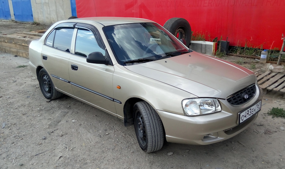 Вид на штампах, свет от самых дешевых фар SAT на акцент, HARnD, клиренс ...