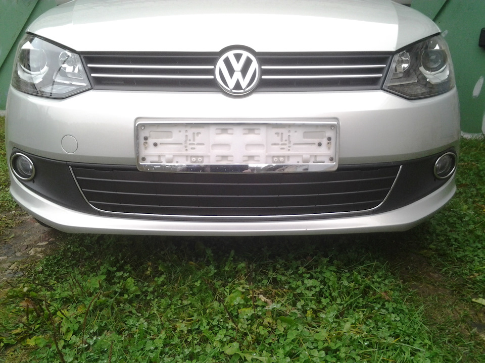 Примерка (зимней) нижней защиты радиатора. — Volkswagen Polo Sedan