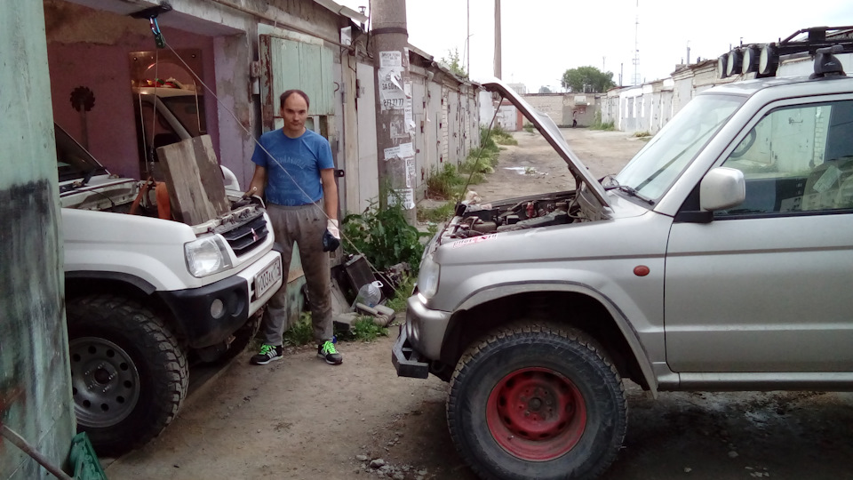 mitsubishi pajero io