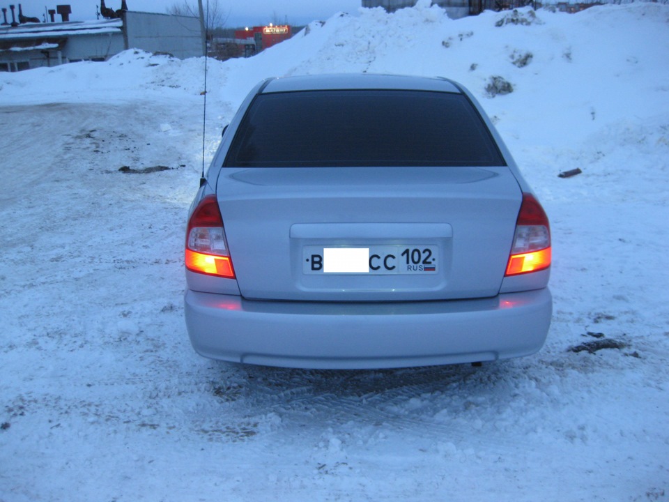 задние поворотники — Hyundai Accent (2G), 1,5 л, 2007 года | другое ...