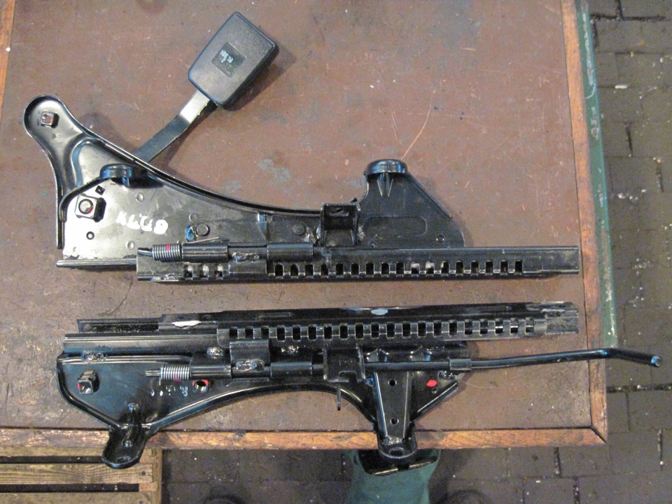Дэу матиз трансформация салона. 279d2ecs 960. Дэу матиз трансформация салона фото. Дэу матиз трансформация салона-279d2ecs 960. картинка Дэу матиз трансформация салона. картинка 279d2ecs 960. В своё время был воодушевлён изготовлением Женей (Zaets), спальных мест в своём Матизе.. На этой же волне были сделаны спальные места в моём Джиме и вот пришла очередь Матиза. )))Итак…На следующий год планируется поездка на нём за Урал (в оба конца 7тыс.). Если ехать не спеша, это около 10-12 ночёвок (не забыть бы ещё москитные сетки на окна сделать). Этой весной был куплен Thule-вский бокс. Поздно сообразил, можно было переставить антенну на зад, а бокс использовать Джимкин (он длиннее), не пришлось бы покупать второй бокс на Матиза. Ну да ладно, что сделано, то сделано. )Суть изготовления спальных мест заключалась в переделке салазок сидений, с возможностью сдвига сидений максимально вперёд. Для этого понадобилось два комплекта салазок (штатный+1).