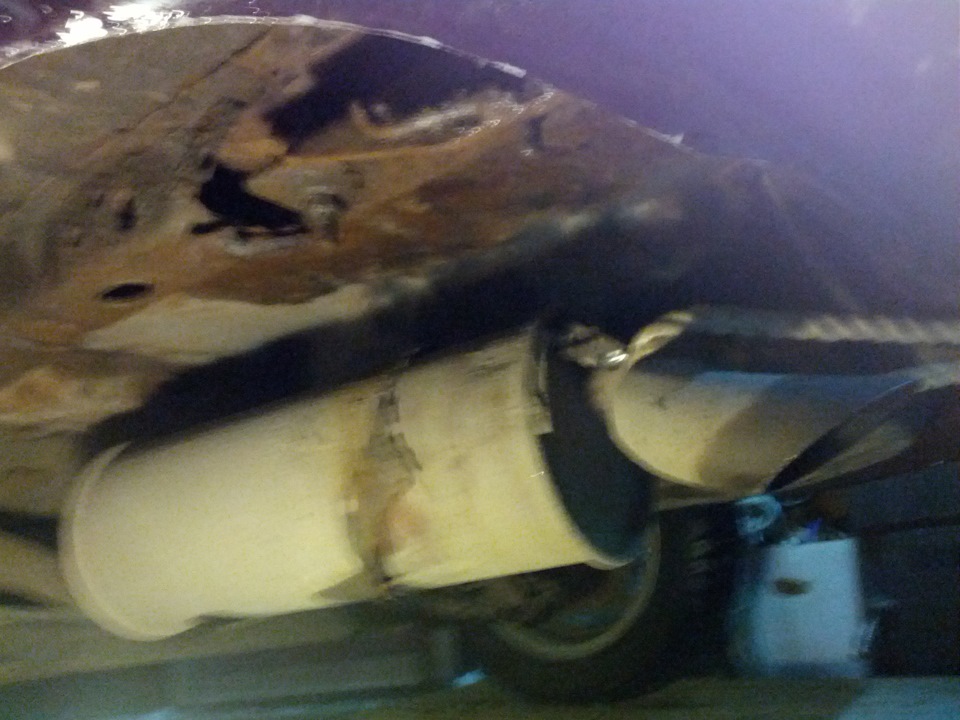 Отвалилось крепление глушителя — Ford Escort Mk6, 1,4 л, 1998 года ...