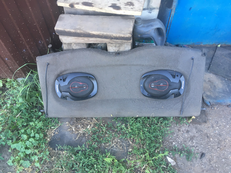 2. Резистор отопителя. Ось петли двери. Полка багажника. Пенолитье ...