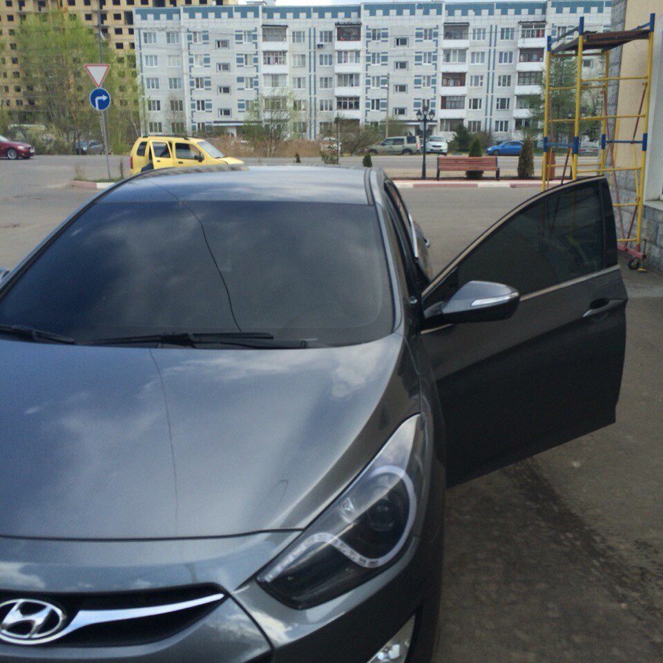 Тонированный на учет. Hyundai i40 тонировка. Hyundai i40 тонировка 35. Тонировка фар Хендай i40. I40 серый тонированный.