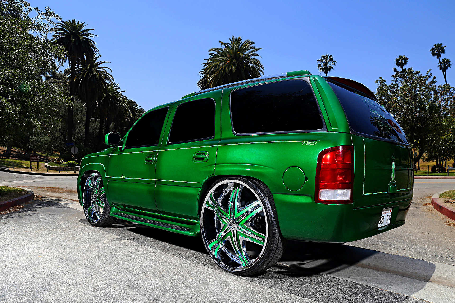 2001 GMC Yukon 30" DIABLO Wheels.