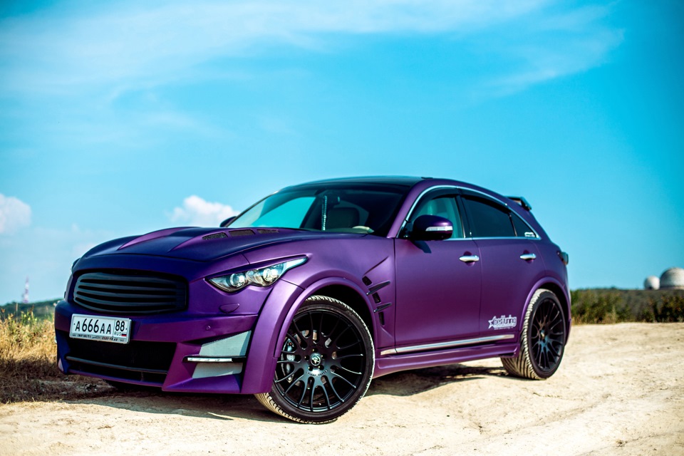 Infiniti fx50s малиновый Кэнди