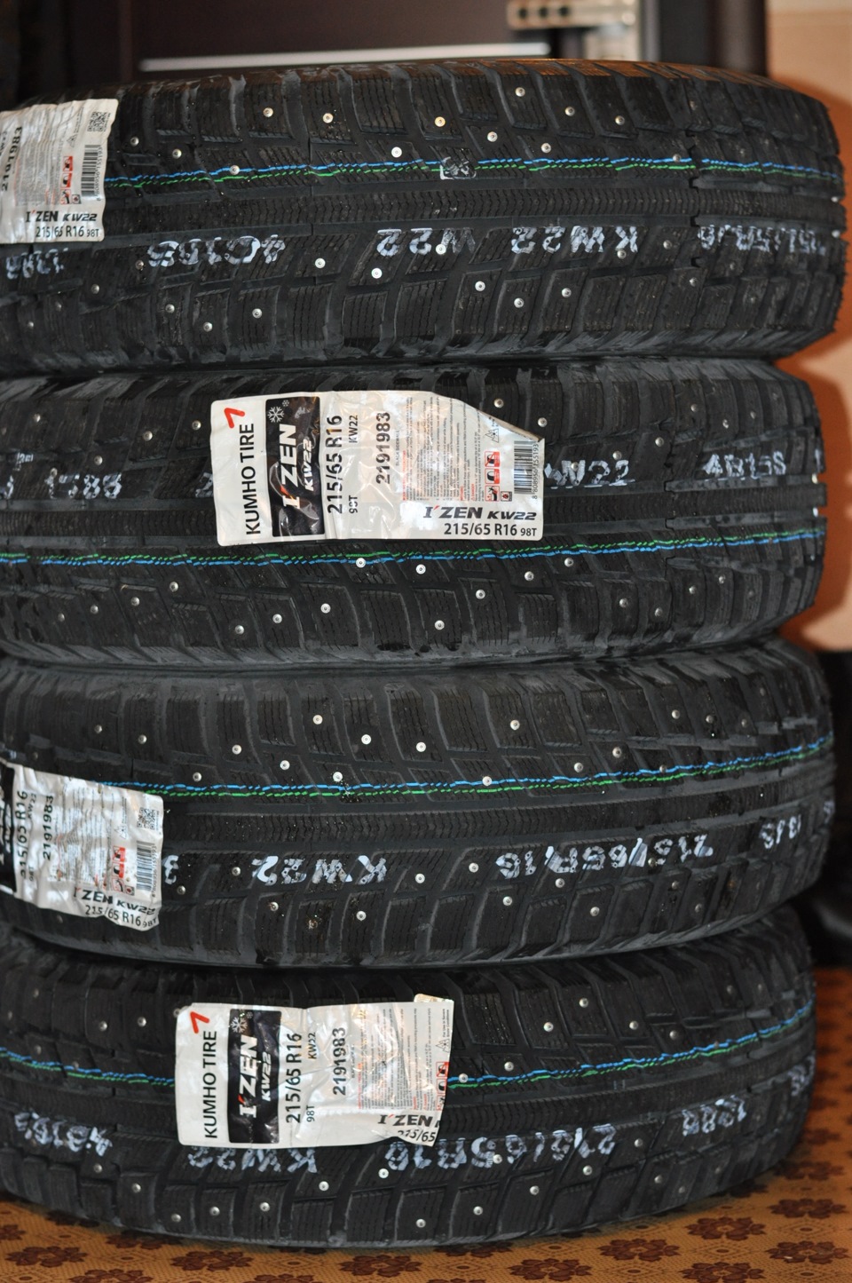 Зимняя обувь для Нивы, Kumho IZEN KW22 — Chevrolet Niva, 1,7 л, 2012 ...