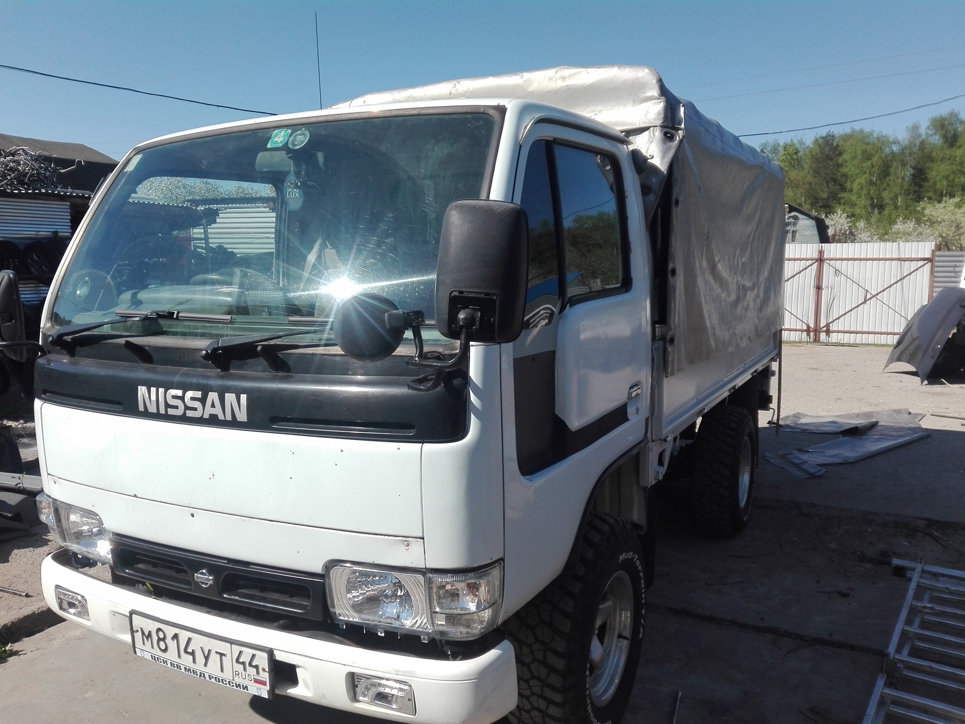 Шторки Nissan Atlas