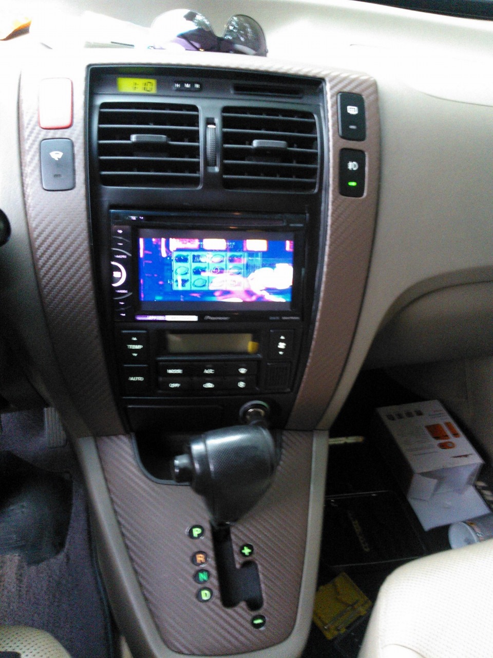 Хендай туссан магнитола. Магнитола на Хендай Туксон 2008. Автомагнитола 2 din Hyundai Tucson.