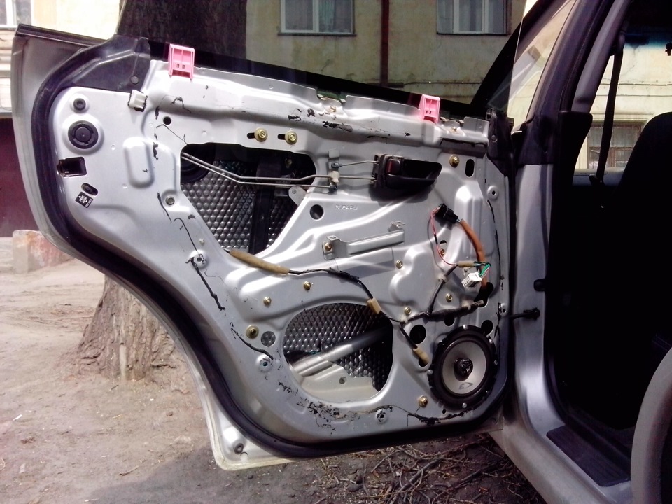 Громко хлопают двери — делай вибро+шумо изоляцию))да и для качества ...