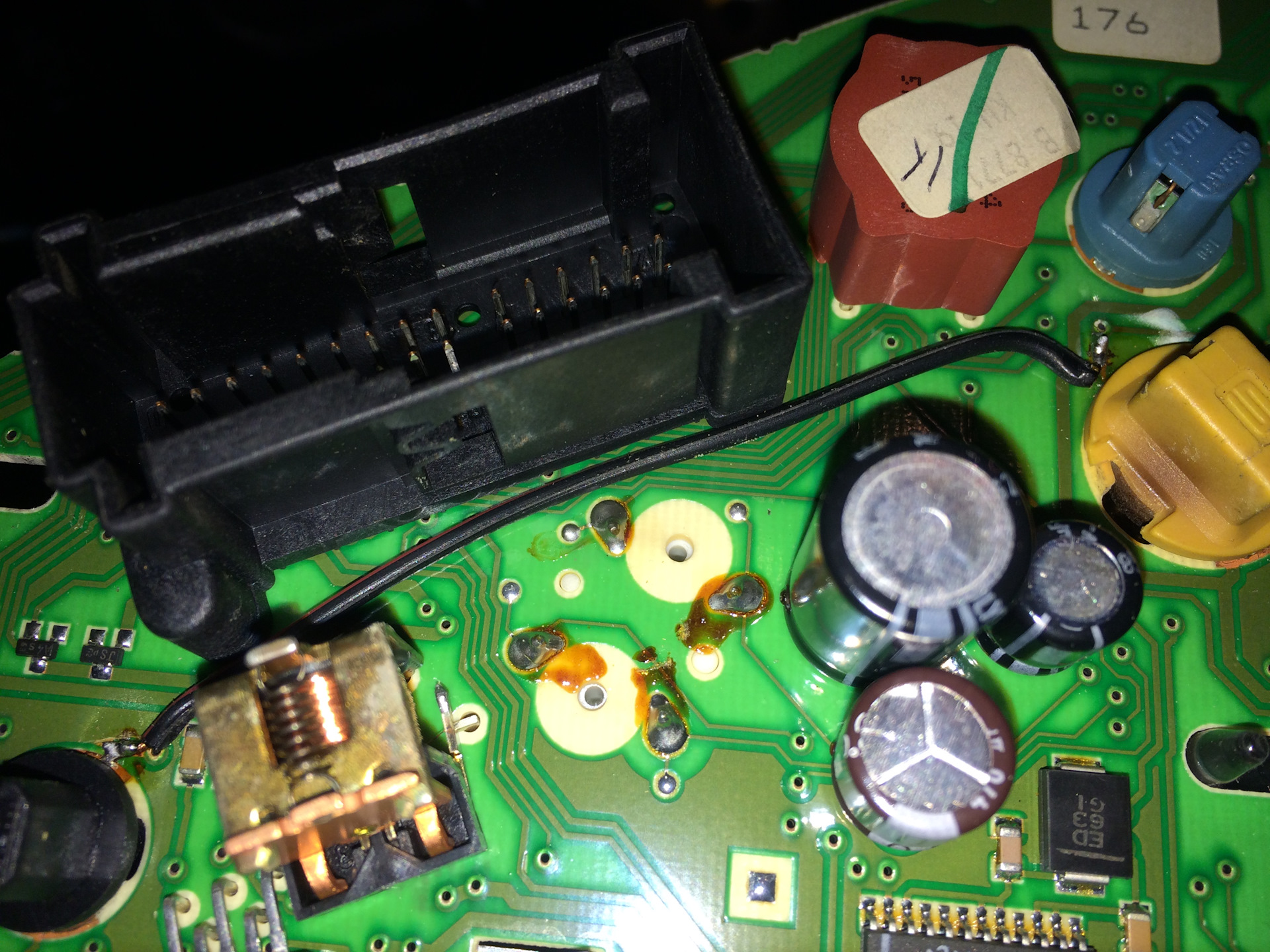 комплект люминесцентных шкал приборной панели для audi 80. ремонтная панель. скания r 4 плата панели приборов. ремонтная панель. разбитый приборный щиток.