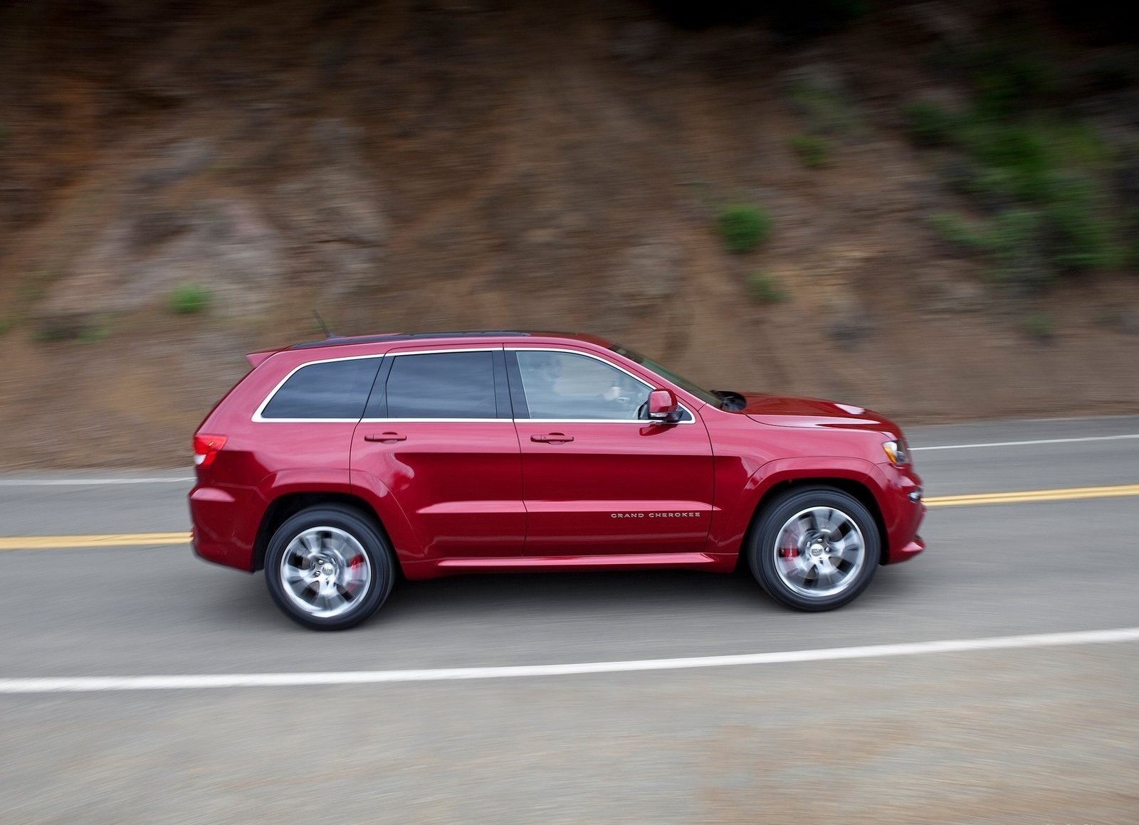 Jeep grand cherokee srt8 самый быстрый