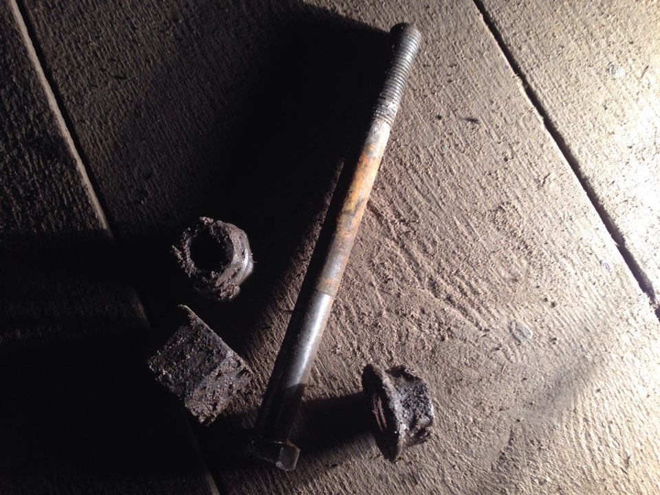 Замена задних амортизаторов Пежо 206 седан — Peugeot 206, 1,4 л, 2007 ...