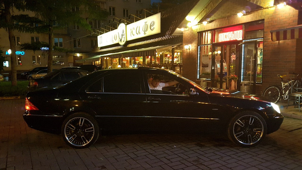 Mercedes Benz s666