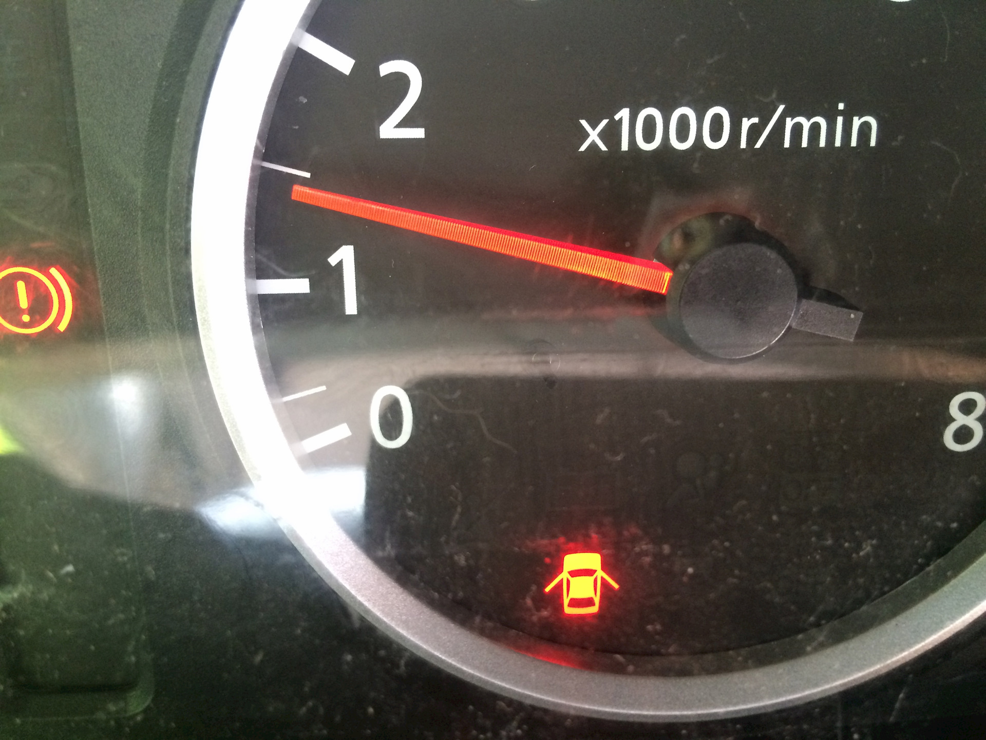 Загорелась лампочка колодок ниссан альмера классик. Ручник ниссан альмера классик. Альмера классик горит ручник. Альмера классик горит ручник. Ниссан альмера 1996.