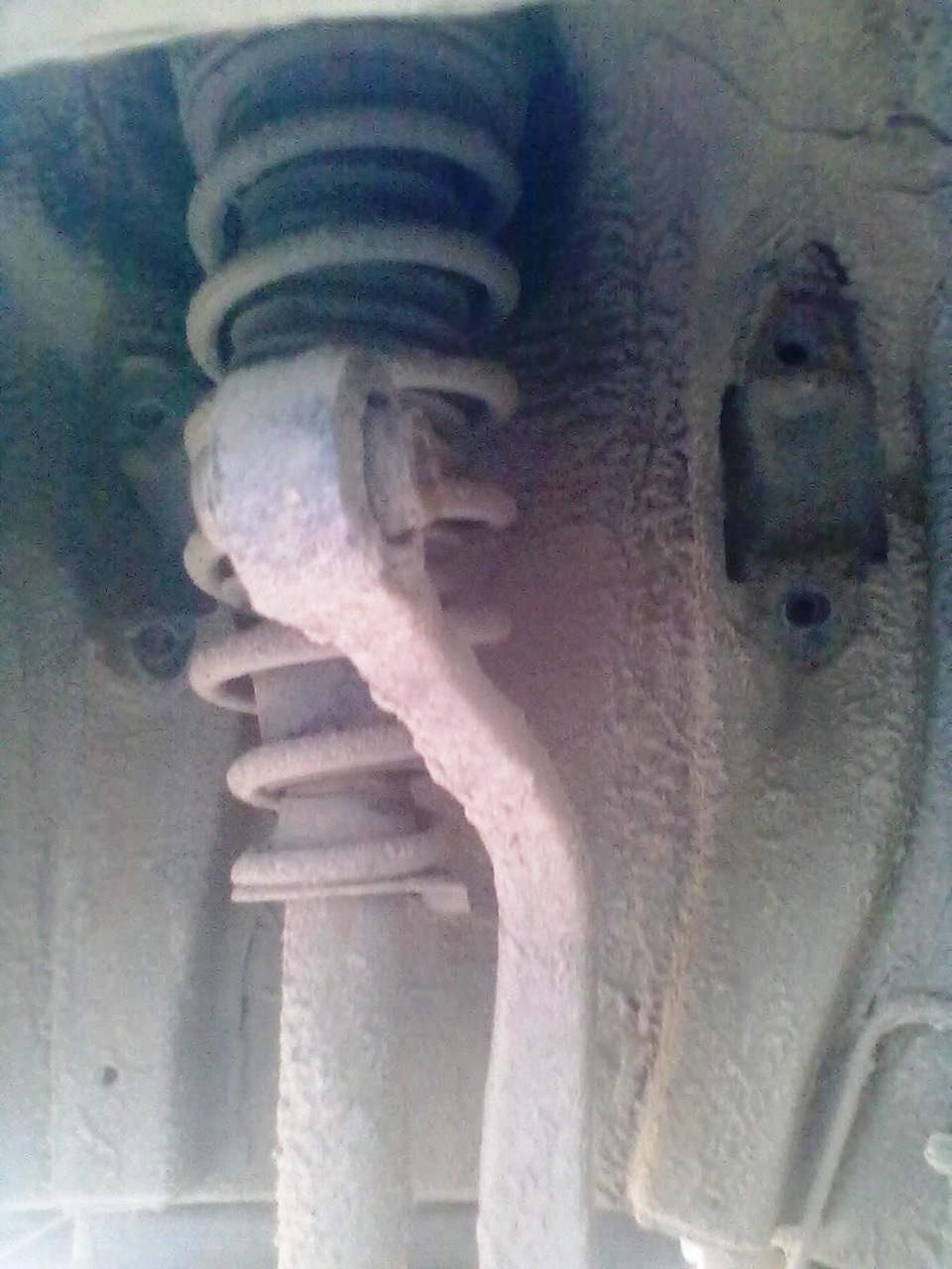 Замена задних верхних сайлентблоков — Mitsubishi Galant (8G), 2 л, 1997 ...