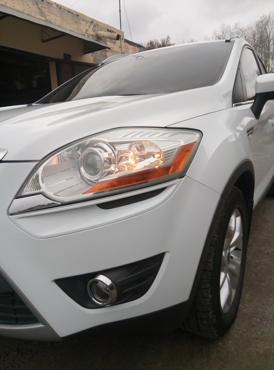 Дневные ходовые огни — Ford Kuga (1G), 2 л, 2012 года | электроника | DRIVE2