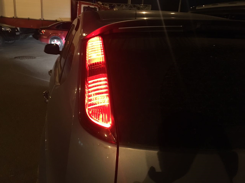 Диодные стоп сигналы — Ford Focus II Hatchback, 2 л, 2007 года | своими ...