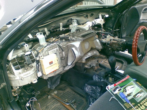 Replacing the heater radiator Part 2 - Toyota Mark II 20L 1993