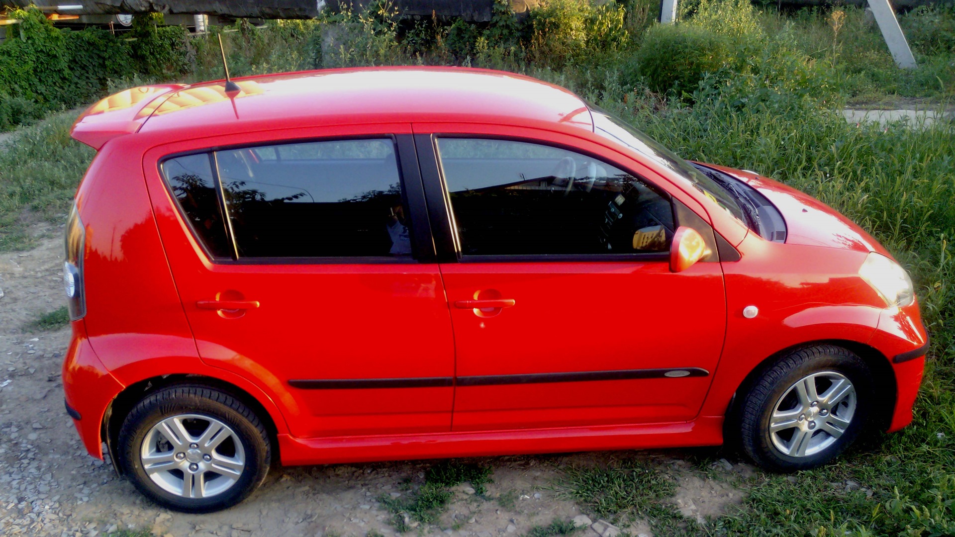 Daihatsu Sirion 2