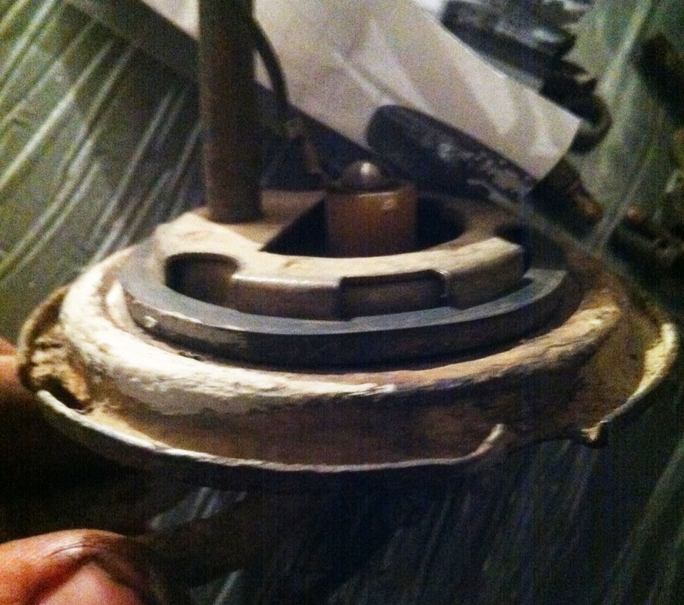 Установка поплавка в бак — Ford Taunus TC, 2 л, 1976 года | запчасти ...