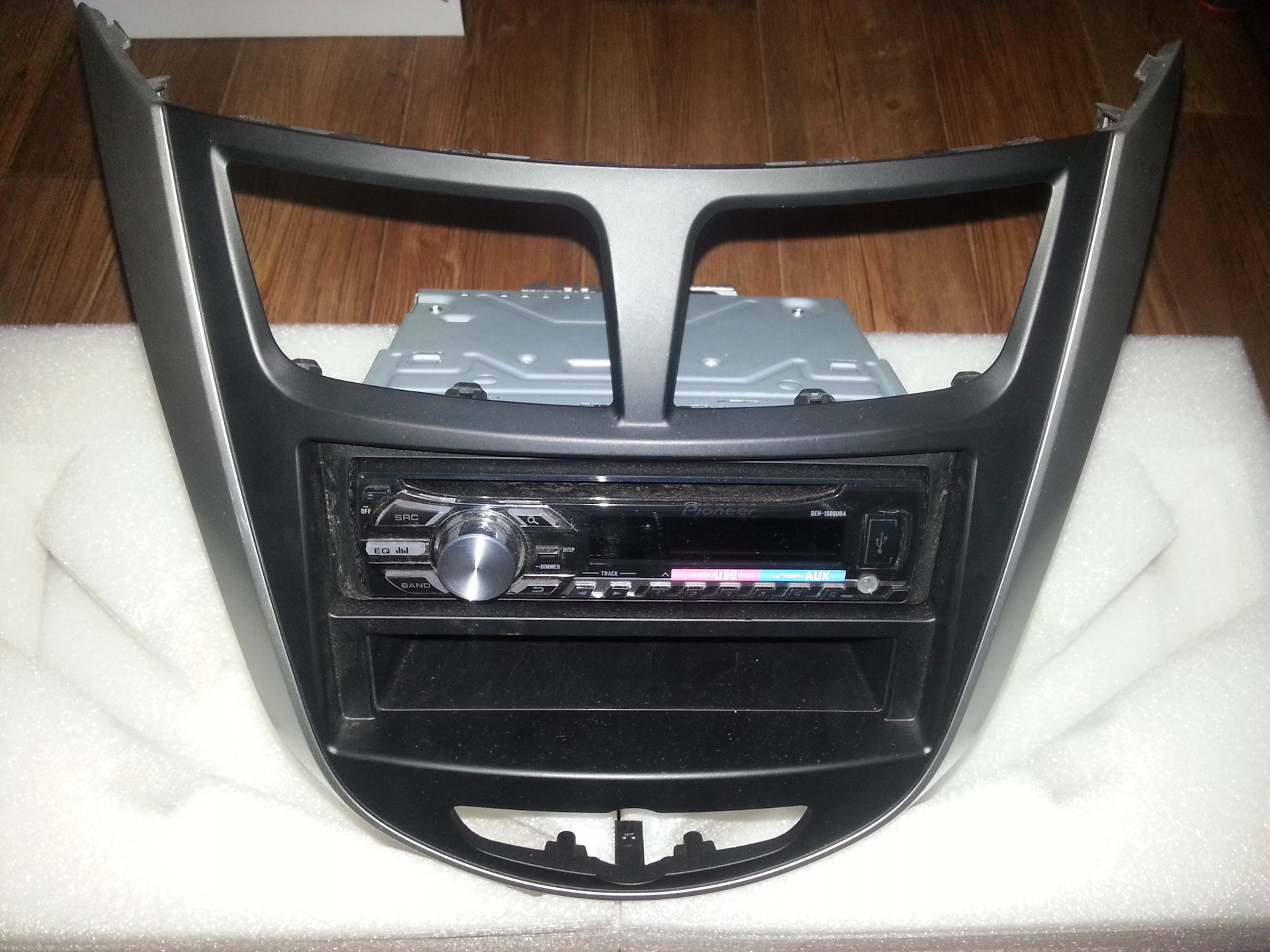 первый шаг — Hyundai Solaris, 1,6 л, 2014 года | автозвук | DRIVE2