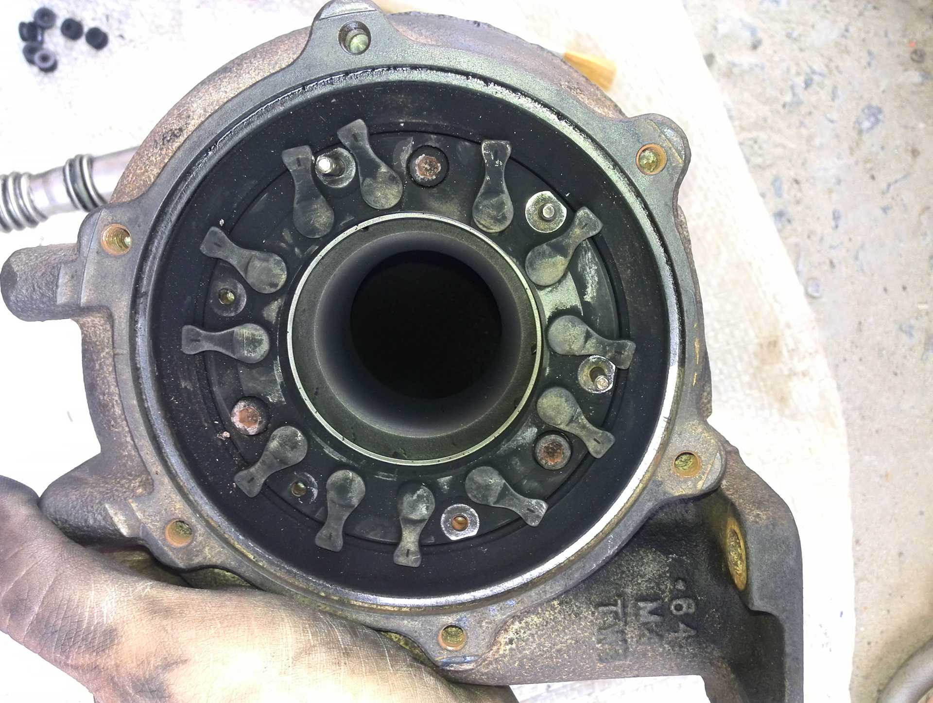 Чистка турбины nissan avenir. Чистка турбины стоимость санкт-петербург. Промывка турбины дизельного двигателя без снятия. Чистка турбины форд мондео 2,0 дизель. Чистка турбины.