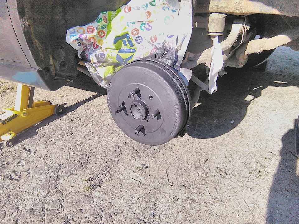 Покраска тормозных барабанов термостойкой краской. — Chevrolet Evanda ...