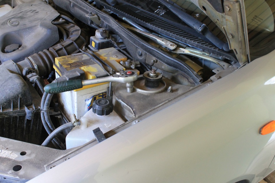 960 Как выбить болты крепления стойки