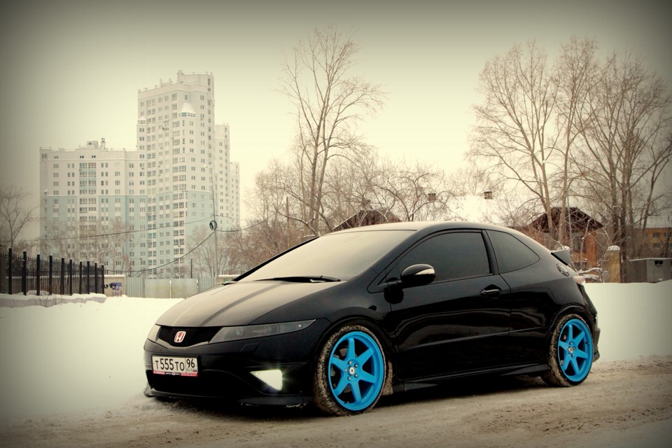 РЎРёРЅРёР№ Honda Civic 4d Type r