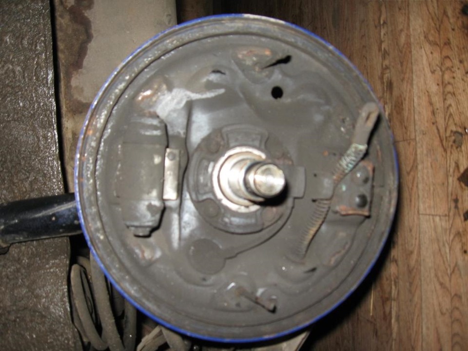 Шум при нажатии на ТОРМОЗ! Чистка барабанов… — Opel Corsa C, 1 л, 2006 ...