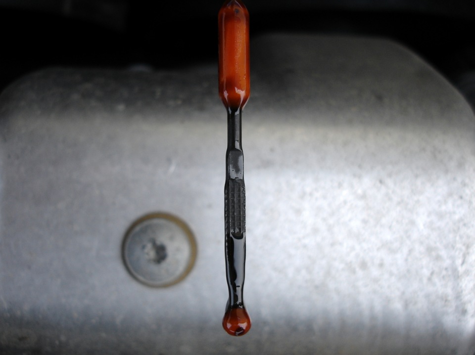 Как проверить масло на горячем двигателе