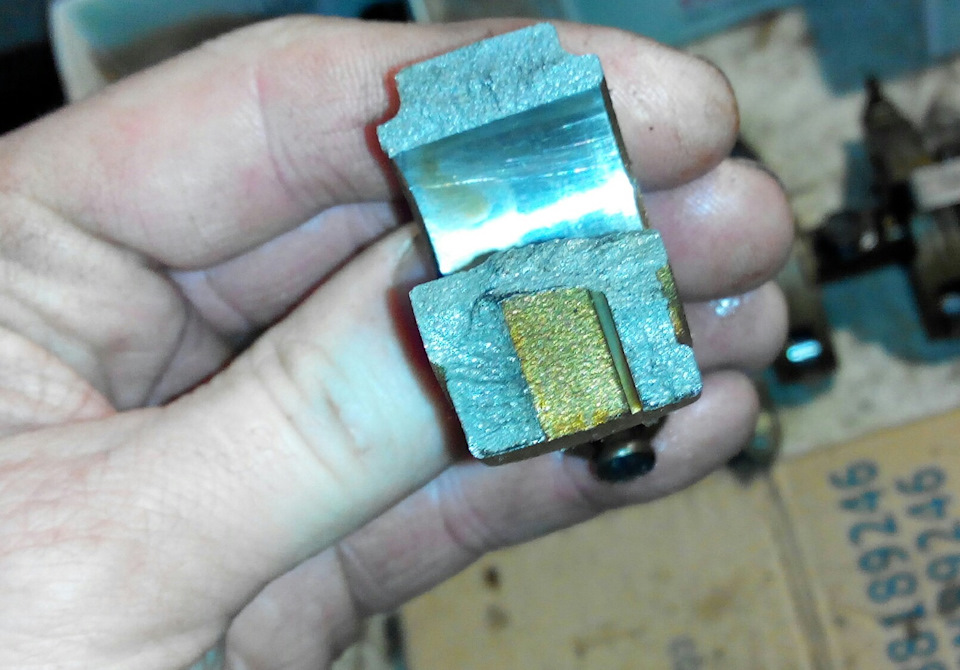 Коромысло в другом ракурсе. Все свеженькое — Renault Kangoo (1G)