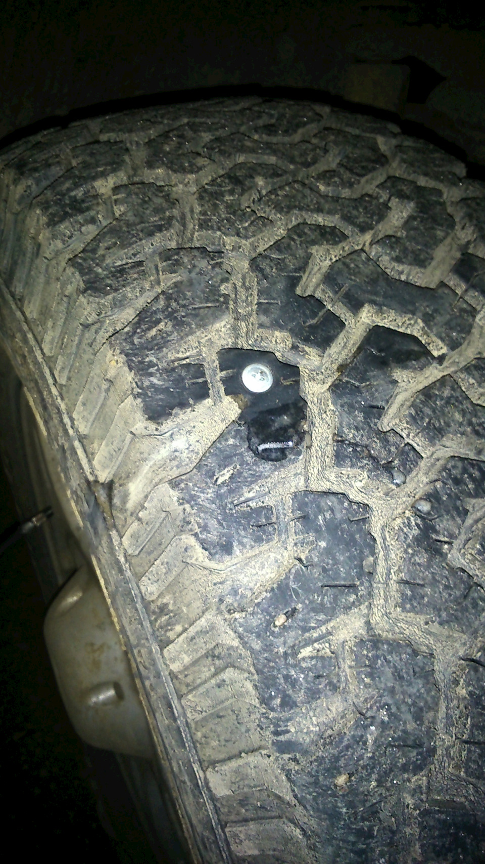 Пробил колесо — УАЗ Patriot, 2,7 л, 2014 года | поломка | DRIVE2