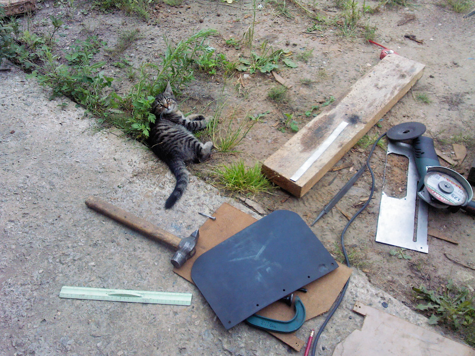 Как поставить брызговики на буханку своими руками