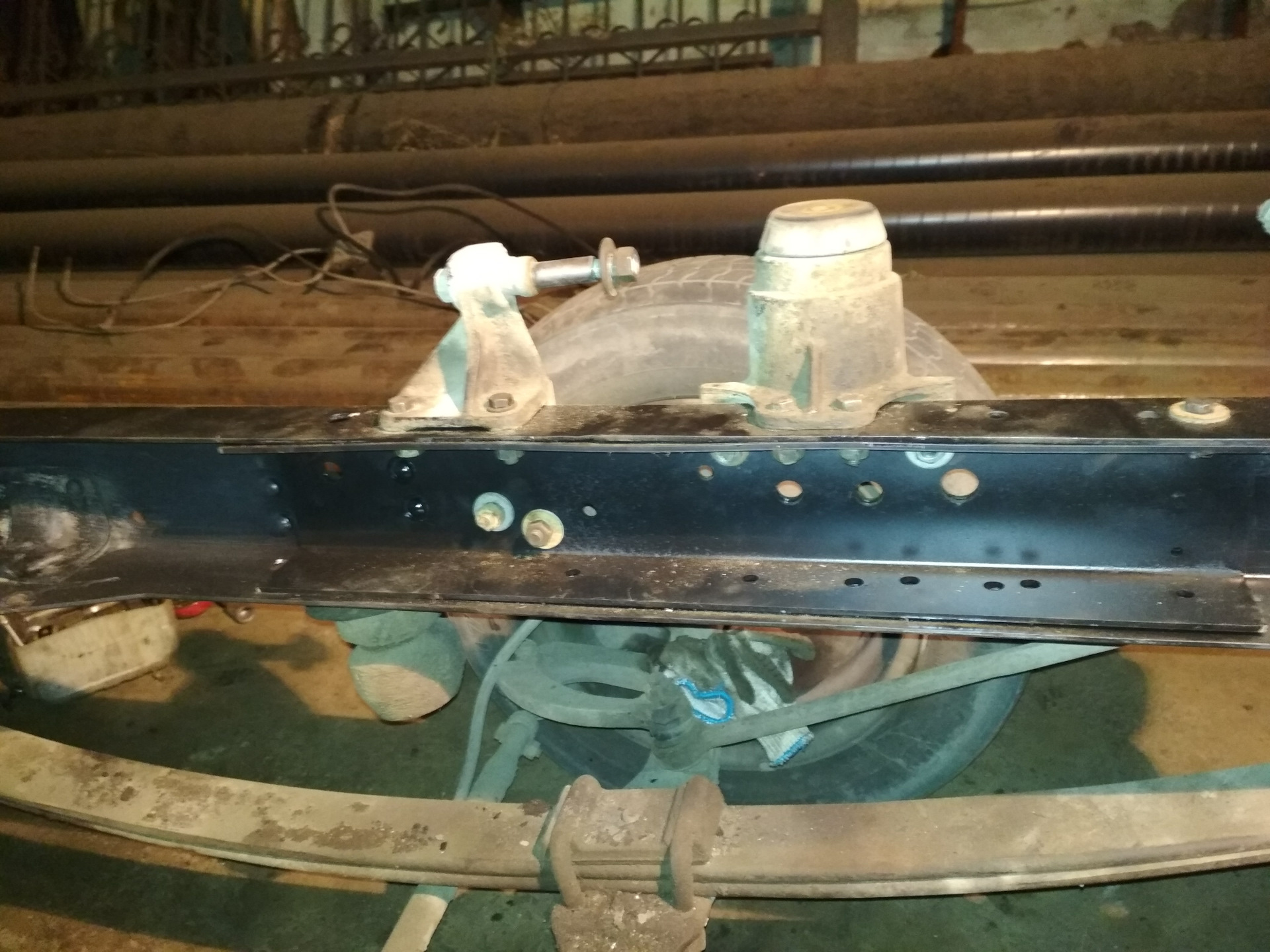 Передние усилители рамы газель. Усилитель рамы газель №3. Удлинитель рамы газель 3302 4. Усилитель рамы газель 3302 задний. Усилитель рамы передний газ 3302 к-т.